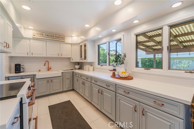 Anaheim, California, 92805, United States, 3 Bedrooms Bedrooms, ,1 BathroomBathrooms,Residential,For Sale,1914168