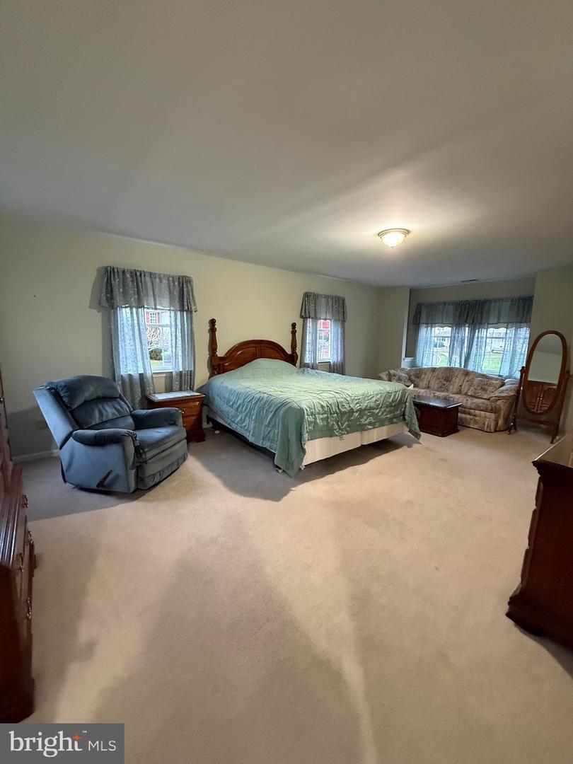 Upper Chichester, Pennsylvania, 19061, United States, 3 Bedrooms Bedrooms, ,4 BathroomsBathrooms,Residential,For Sale,1997797