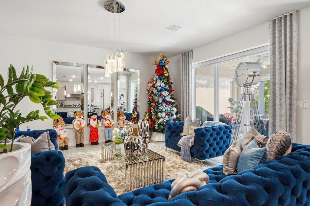 Hollywood, Florida, 33021, United States, 5 Bedrooms Bedrooms, ,3 BathroomsBathrooms,Residential,For Sale,1990187