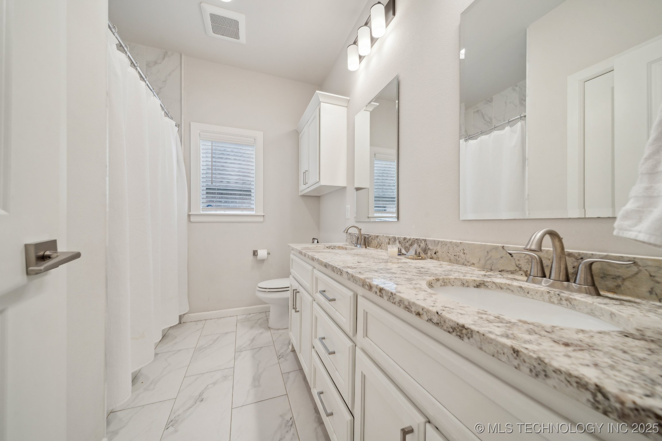 Bixby, Oklahoma, 74008, United States, 4 Bedrooms Bedrooms, ,3 BathroomsBathrooms,Residential,For Sale,1838090