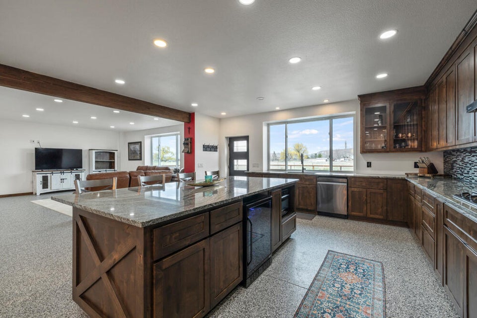 Klamath Falls, Oregon, 97603, United States, 3 Bedrooms Bedrooms, ,3 BathroomsBathrooms,Residential,For Sale,1878382