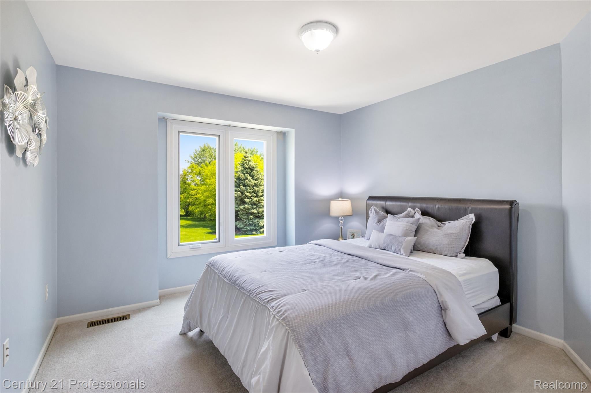 LakeOrion, Michigan, 48359, United States, 4 Bedrooms Bedrooms, ,3 BathroomsBathrooms,Residential,For Sale,1973715