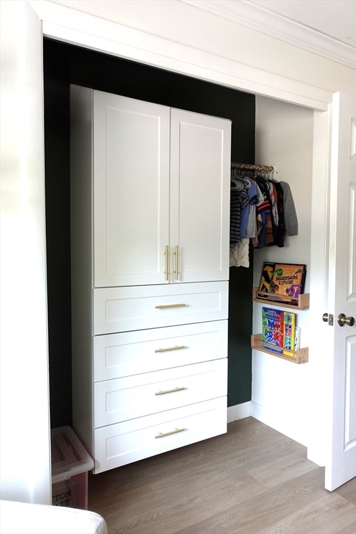 Franklin, Massachusetts, 02038, United States, 3 Bedrooms Bedrooms, ,1 BathroomBathrooms,Residential,For Sale,1972596