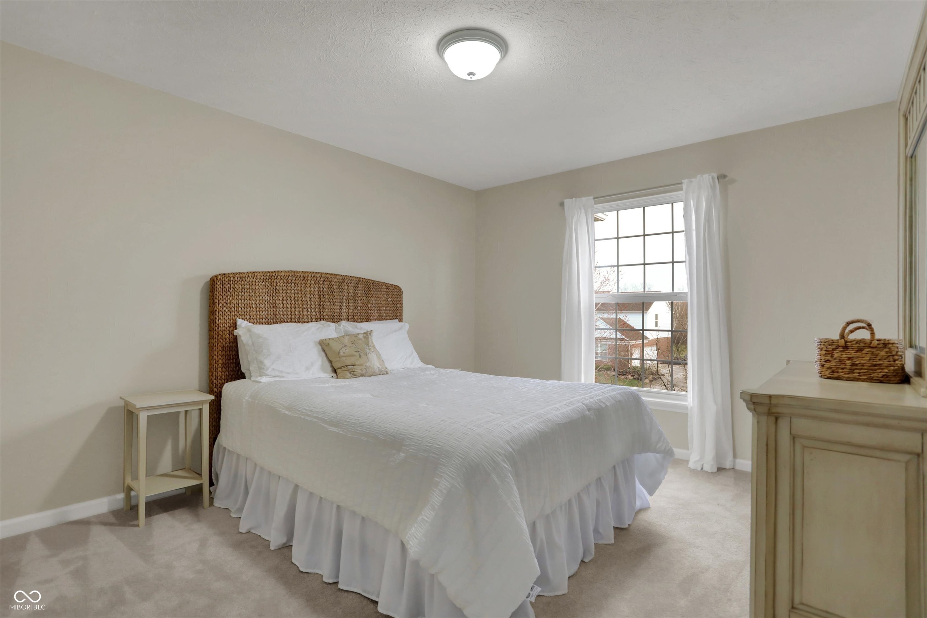 Zionsville, Indiana, 46077, United States, 4 Bedrooms Bedrooms, ,4 BathroomsBathrooms,Residential,For Sale,1880613