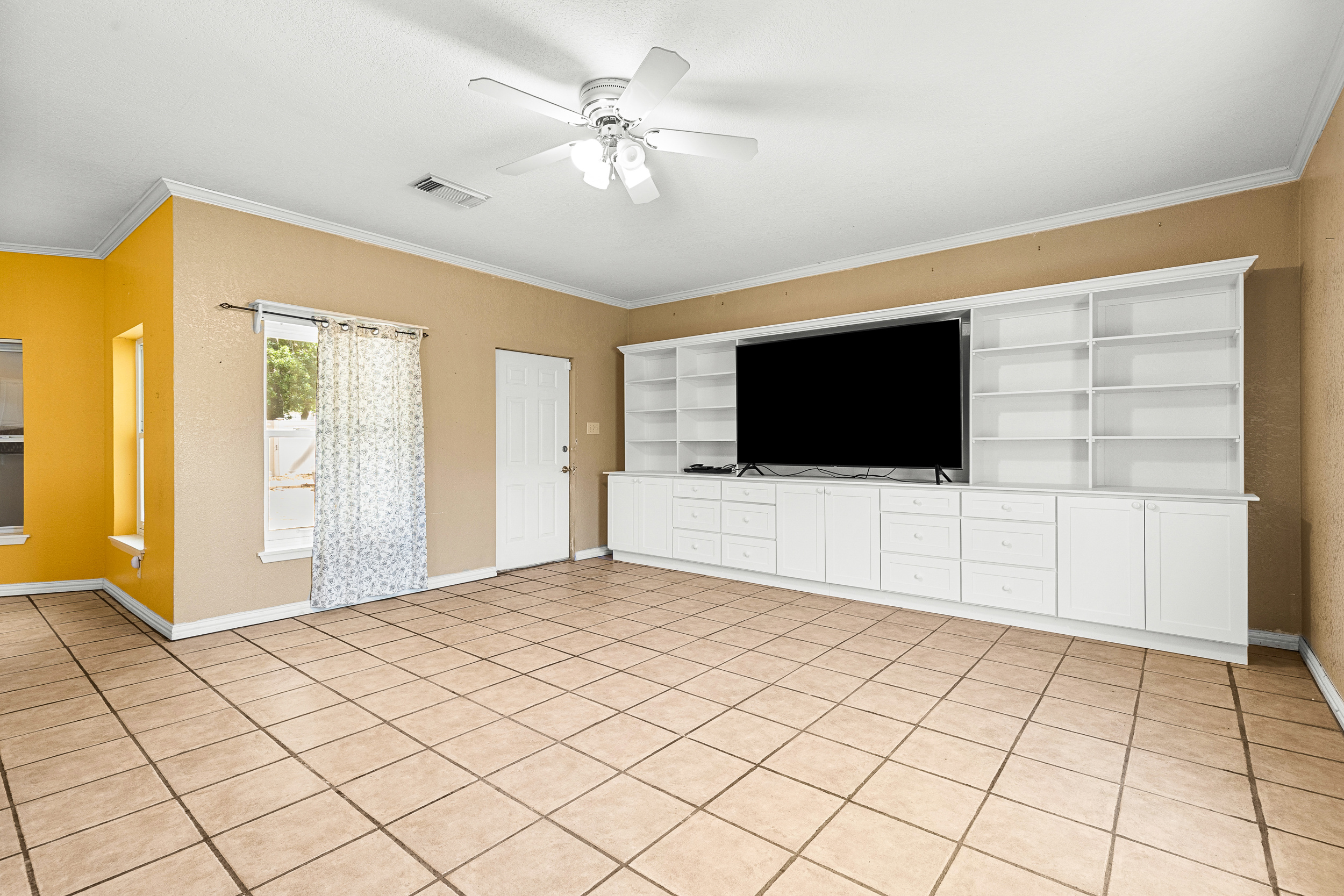 Adkins, Texas, 78101, United States, 4 Bedrooms Bedrooms, ,2 BathroomsBathrooms,Residential,For Sale,1979790