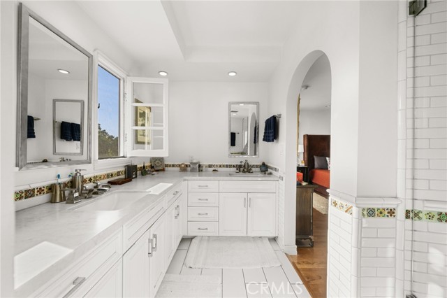 Los Angeles, California, 90064, United States, 6 Bedrooms Bedrooms, ,3 BathroomsBathrooms,Residential,For Sale,1977157