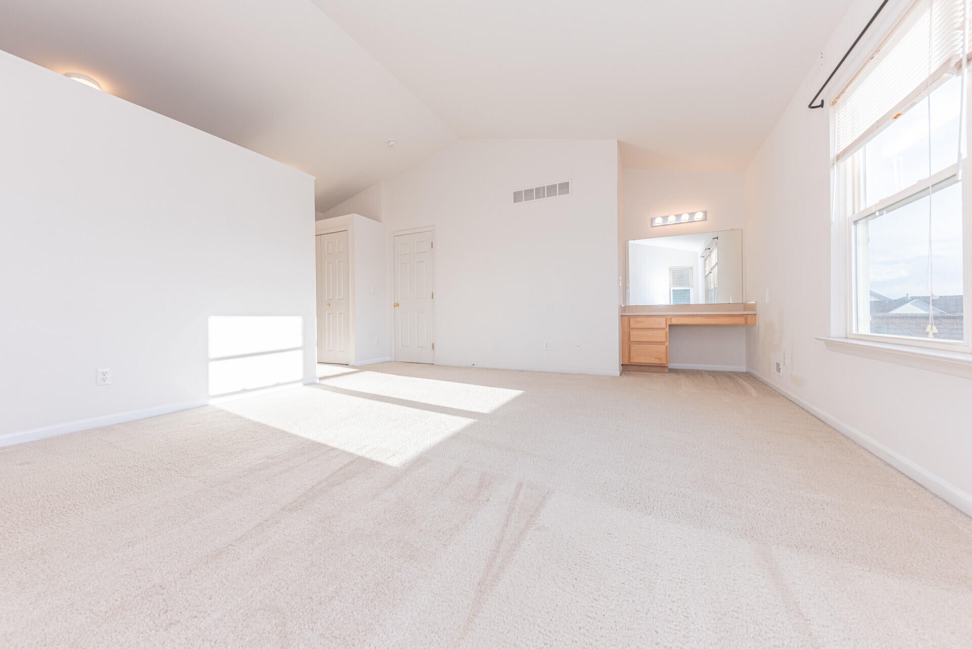 Ann Arbor, Michigan, 48103, United States, 4 Bedrooms Bedrooms, ,3 BathroomsBathrooms,Residential,For Sale,1991592