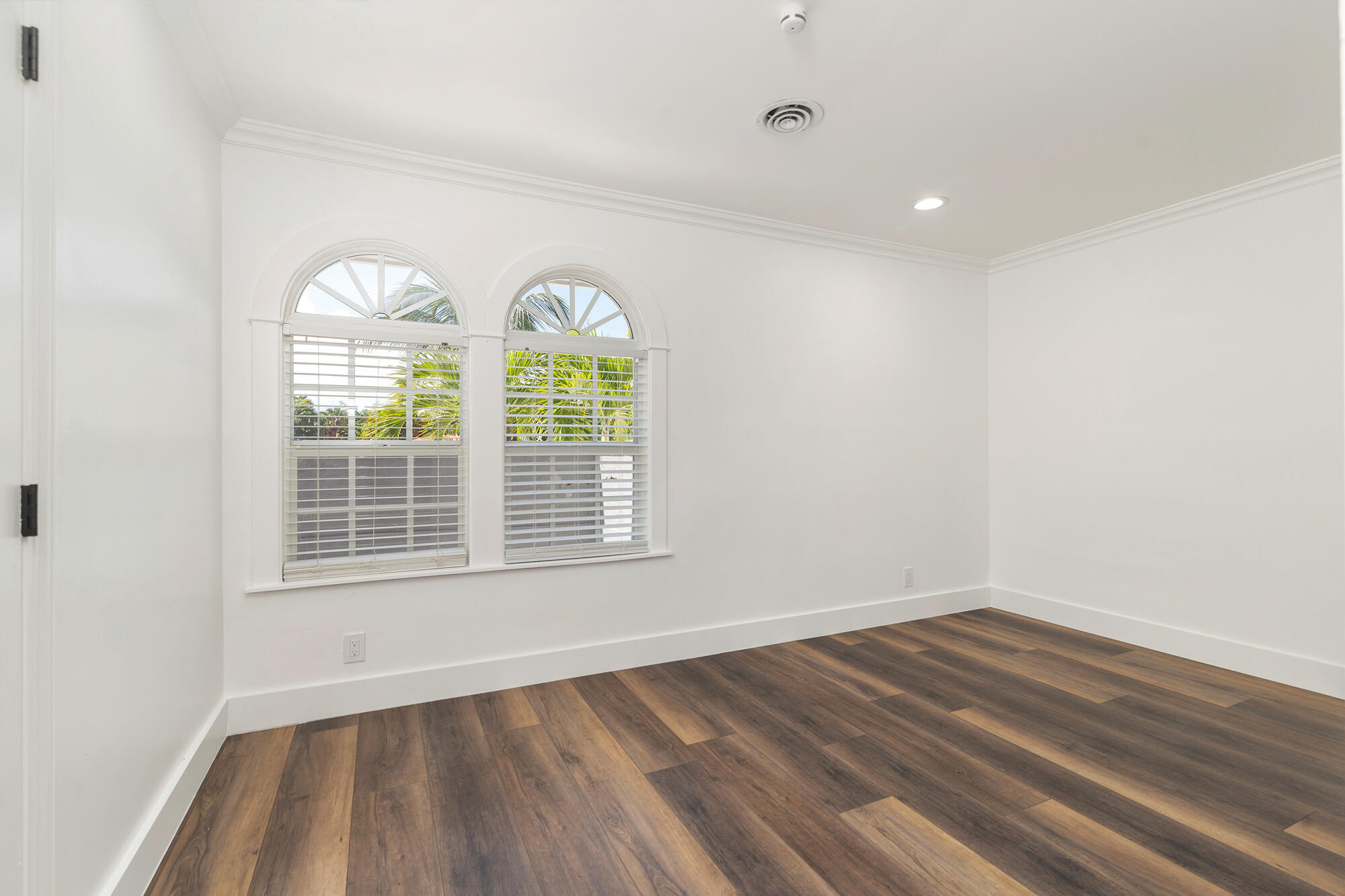 West Palm Beach, Florida, 33407, United States, 5 Bedrooms Bedrooms, ,5 BathroomsBathrooms,Residential,For Sale,1994900