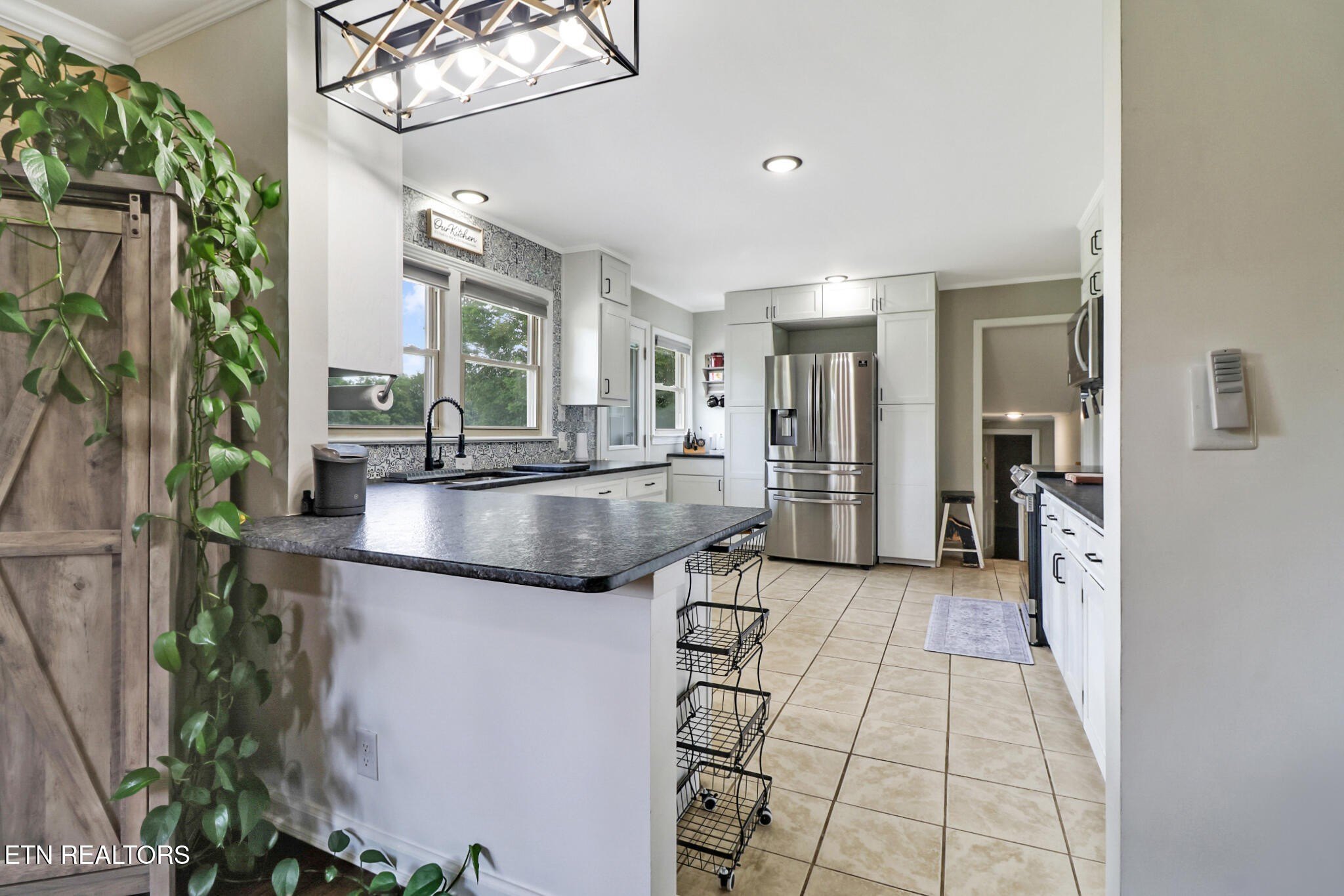 Crossville, Tennessee, 38571, United States, 5 Bedrooms Bedrooms, ,3 BathroomsBathrooms,Residential,For Sale,1986080