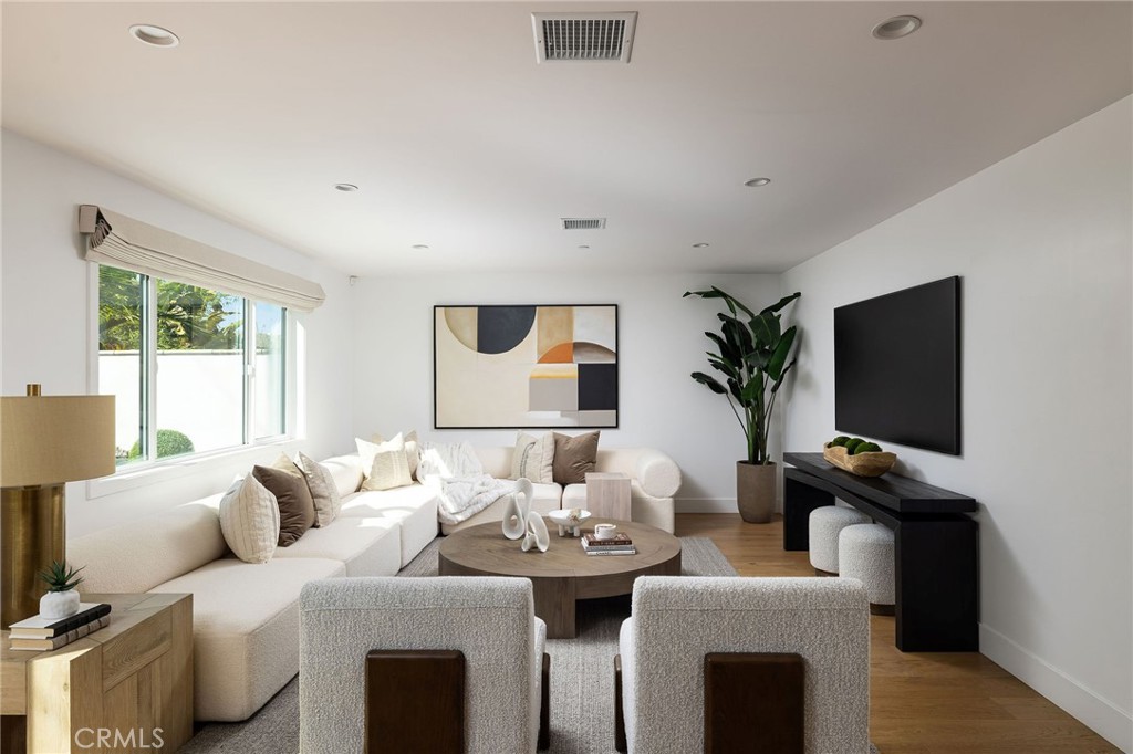 Seal Beach, California, 90740, United States, 5 Bedrooms Bedrooms, ,3 BathroomsBathrooms,Residential,For Sale,1988000