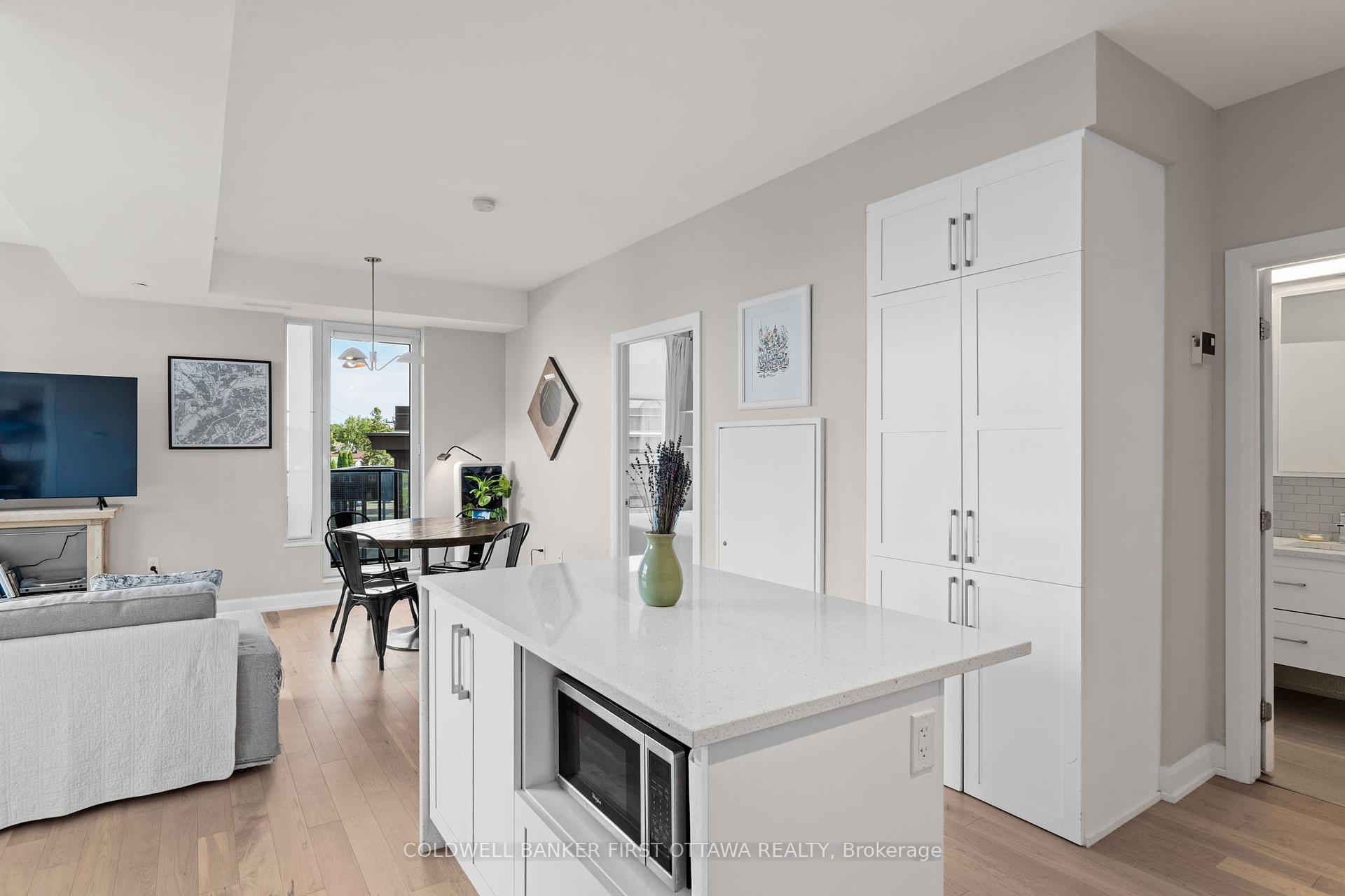 WEST CENTRE TOWN, Ontario, K1Y 4G9, CA, 2 Bedrooms Bedrooms, ,Residential,For Sale,1950292