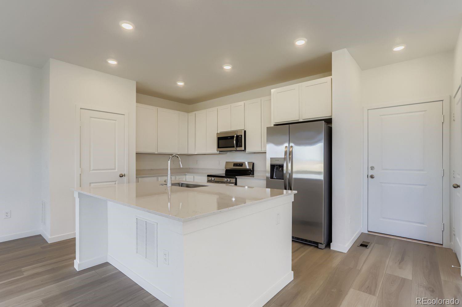 Thornton, Colorado, 80602, United States, 3 Bedrooms Bedrooms, ,2 BathroomsBathrooms,Residential,For Sale,1940914