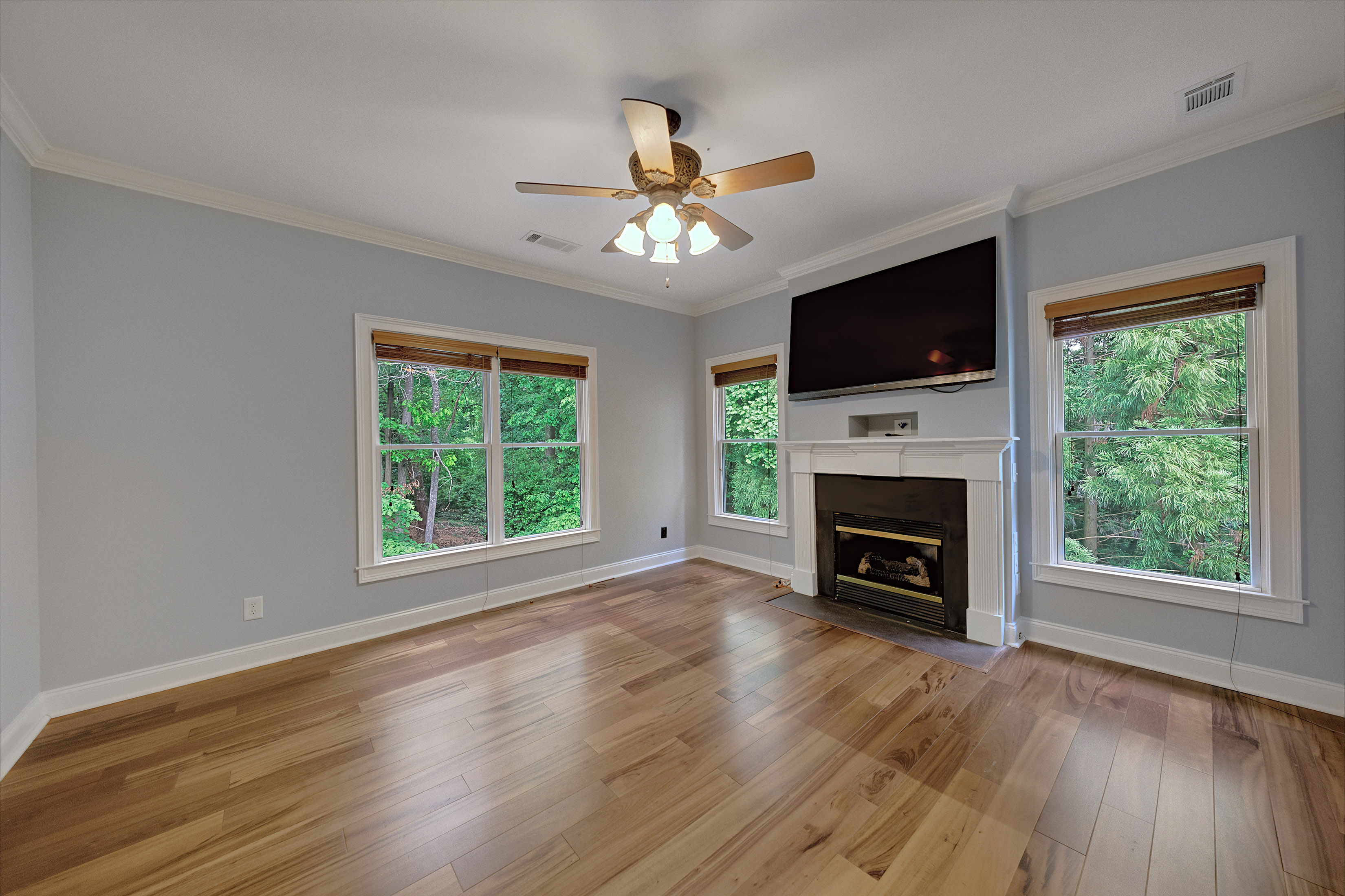  Sandy Springs Townhome Lives Like a Single Family Residence - 物件實景