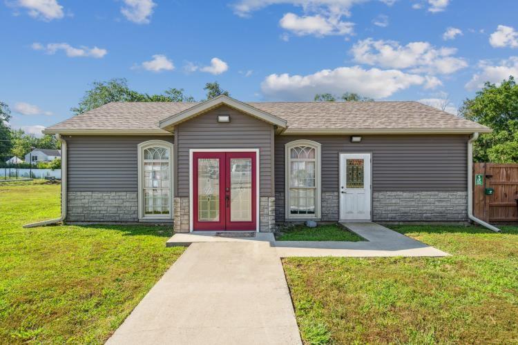 Newton, Iowa, 50208, United States, 4 Bedrooms Bedrooms, ,4 BathroomsBathrooms,Residential,For Sale,1927936