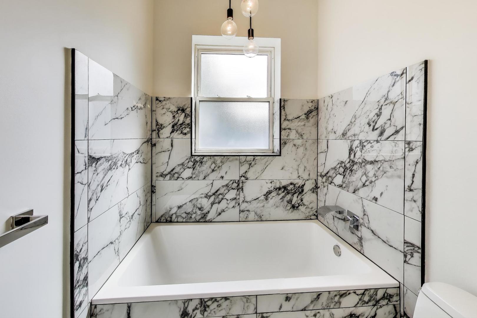 Chicago, Illinois, 60647, United States, 3 Bedrooms Bedrooms, ,2 BathroomsBathrooms,Residential,For Sale,1957515