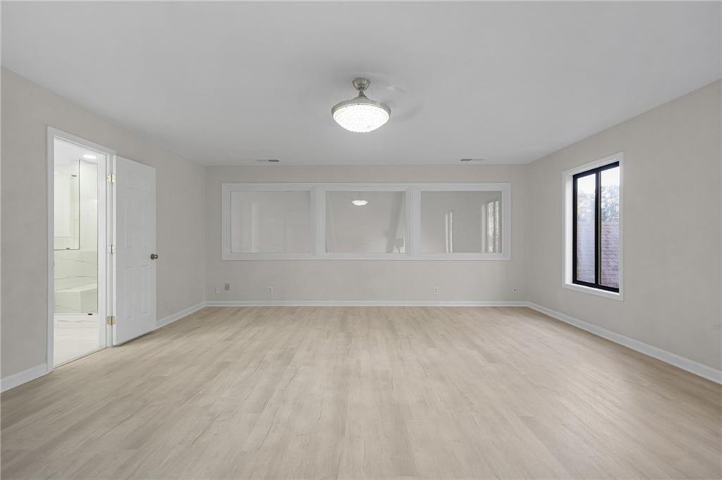 Snellville, Georgia, 30039, United States, 5 Bedrooms Bedrooms, ,4 BathroomsBathrooms,Residential,For Sale,1993862