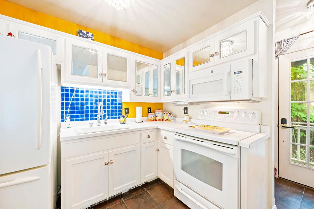 Sturgeon Bay, Wisconsin, 54235, United States, 3 Bedrooms Bedrooms, ,3 BathroomsBathrooms,Residential,For Sale,1927298