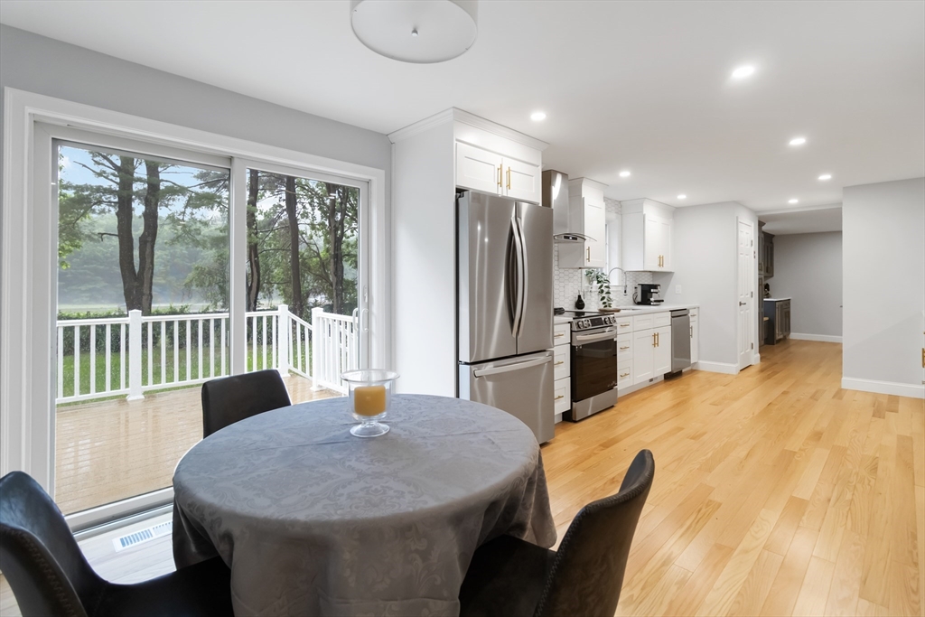 Wayland, Massachusetts, 01778, United States, 3 Bedrooms Bedrooms, ,2 BathroomsBathrooms,Residential,For Sale,1891680