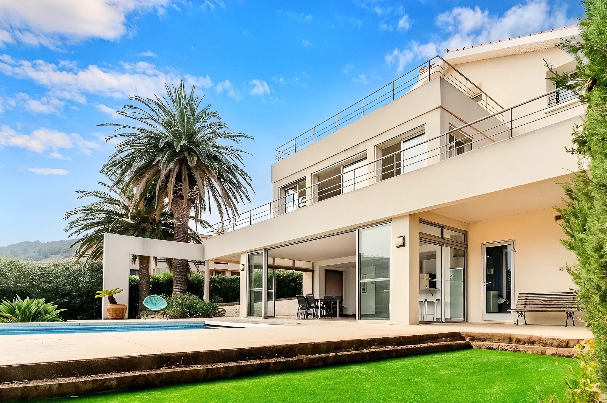  Property with sea and harbor view: 2 Houses, pool, and building potential - 物件實景