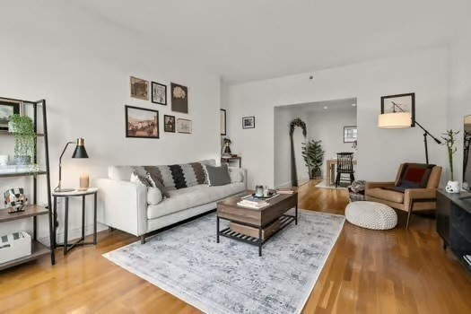 Boston, Massachusetts, 02215, United States, 1 Bedroom Bedrooms, ,1 BathroomBathrooms,Residential,For Sale,1795304