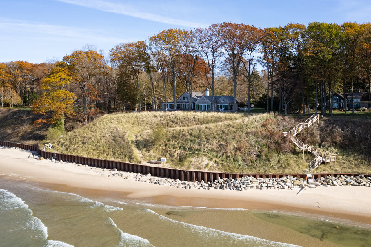 Fennville, Michigan, 49408, United States, 9 Bedrooms Bedrooms, ,10 BathroomsBathrooms,Residential,For Sale,1992421