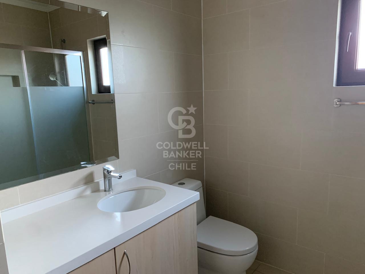 Puerto Varas, Chile, 7 Bedrooms Bedrooms, ,5 BathroomsBathrooms,Residential,For Sale,1990332