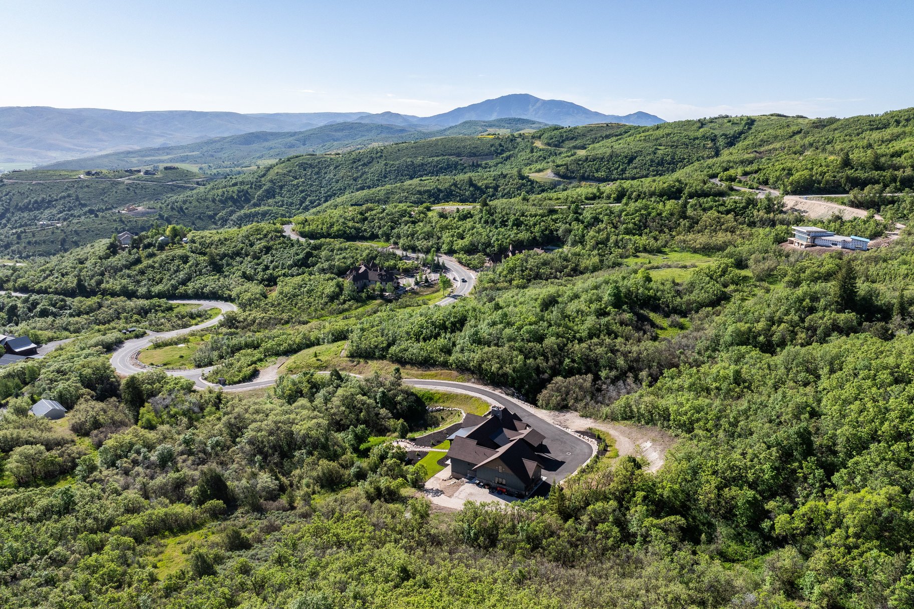  Welcome to a Private Mountain Luxury Retreat on Iconic Old Snowbasin Road - 物件實景