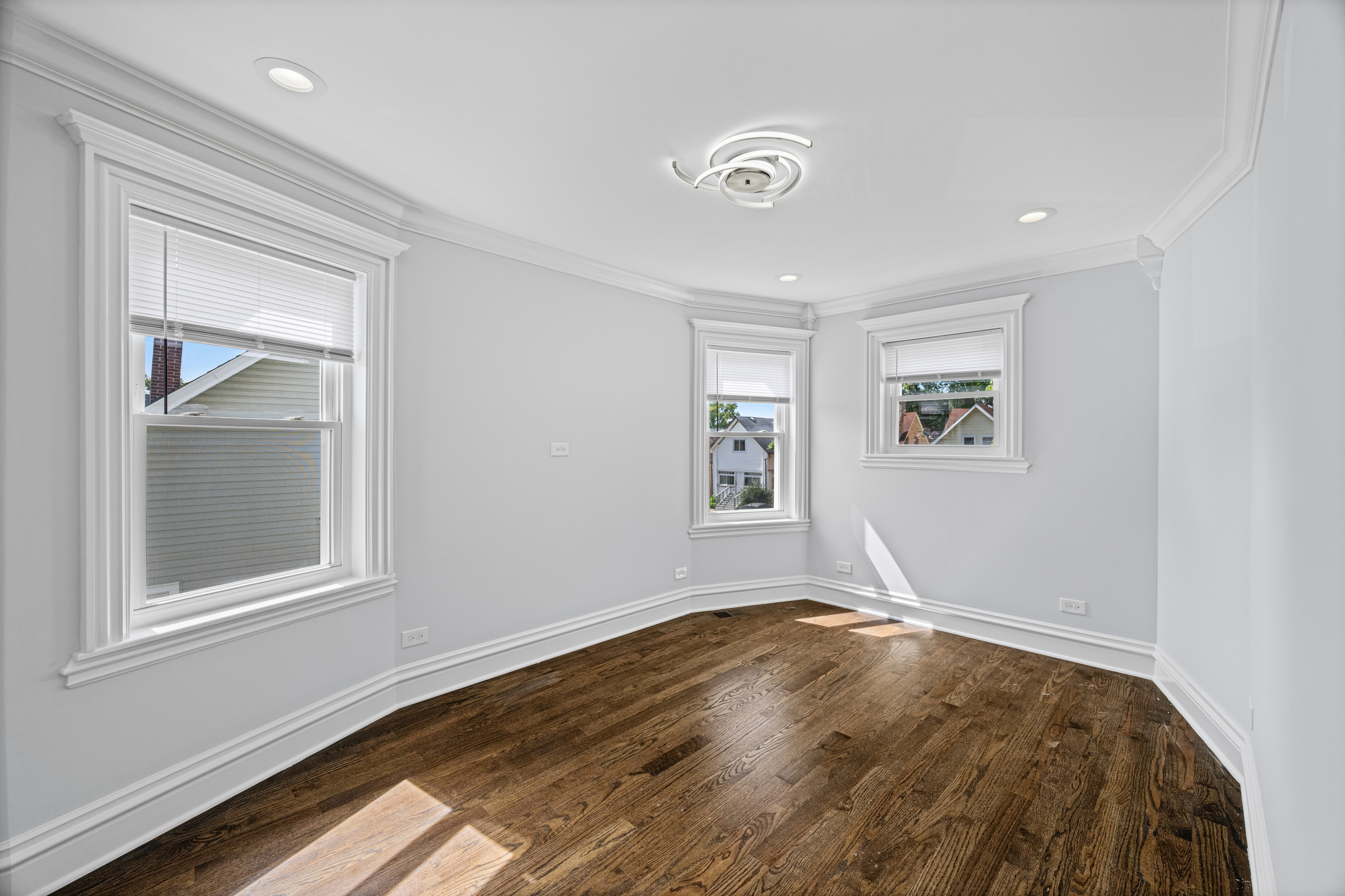  This Newly Rehabbed House has Been Completely Re-Done Top to Bottom - 物件實景