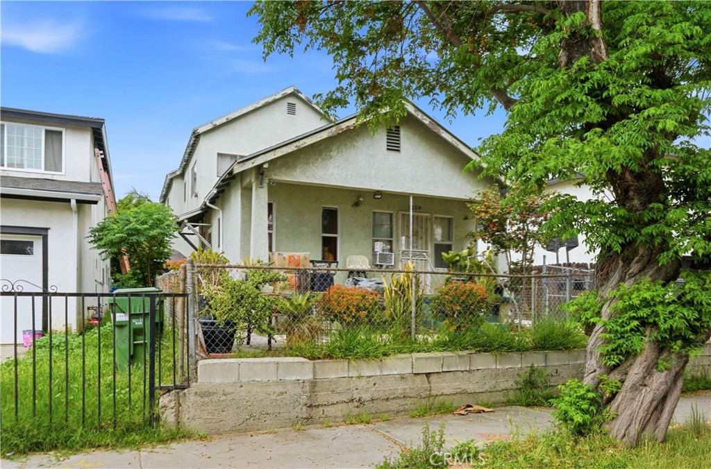 Los Angeles, California, 90023, United States, 4 Bedrooms Bedrooms, ,2 BathroomsBathrooms,Residential,For Sale,2025848