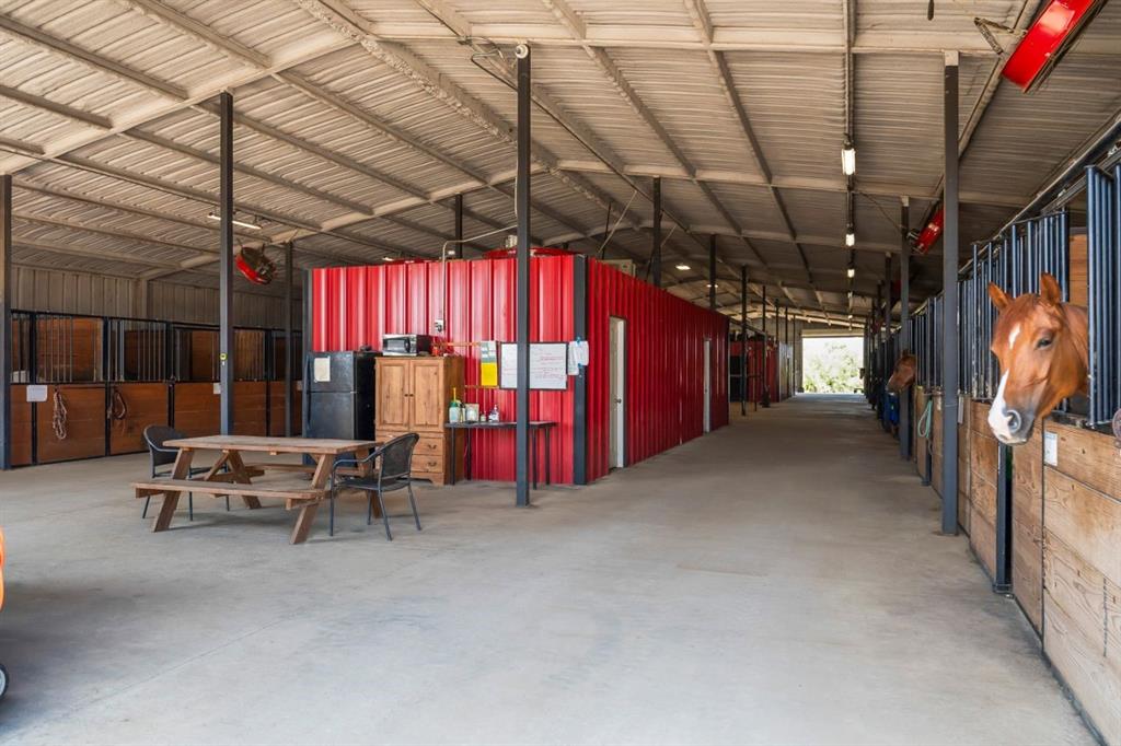 Sanger, Texas, 76266, United States, 9 Bedrooms Bedrooms, ,8 BathroomsBathrooms,Residential,For Sale,1998686