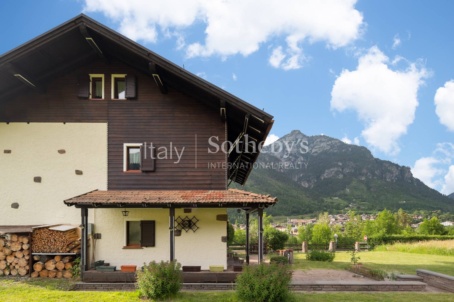  Detached mountain home with private grounds - 物件實景