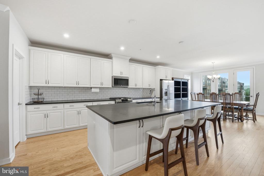 Chantilly, Virginia, 20151, United States, 3 Bedrooms Bedrooms, ,3 BathroomsBathrooms,Residential,For Sale,2048554