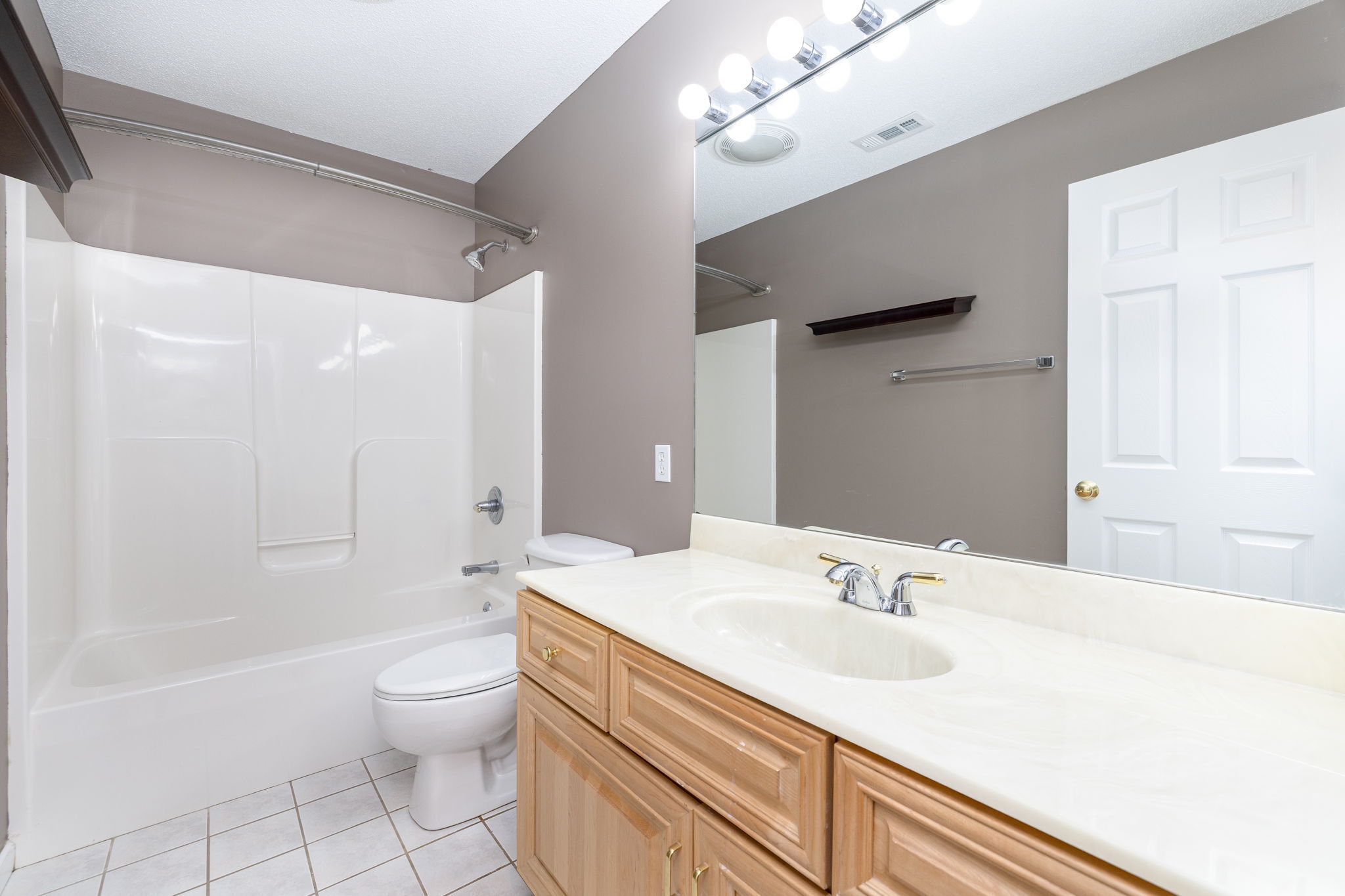 Rocky Hill, Connecticut, 06067, United States, 4 Bedrooms Bedrooms, ,3 BathroomsBathrooms,Residential,For Sale,1991962