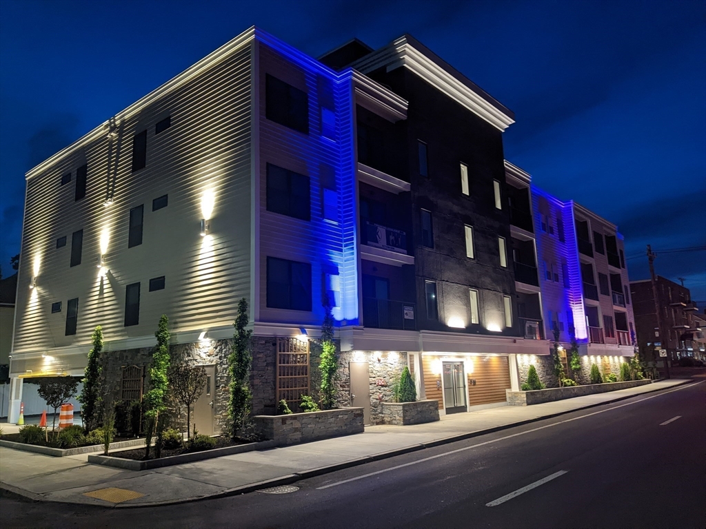 Revere, Massachusetts, 02151, United States, 2 Bedrooms Bedrooms, ,1 BathroomBathrooms,Residential,For Sale,1880903