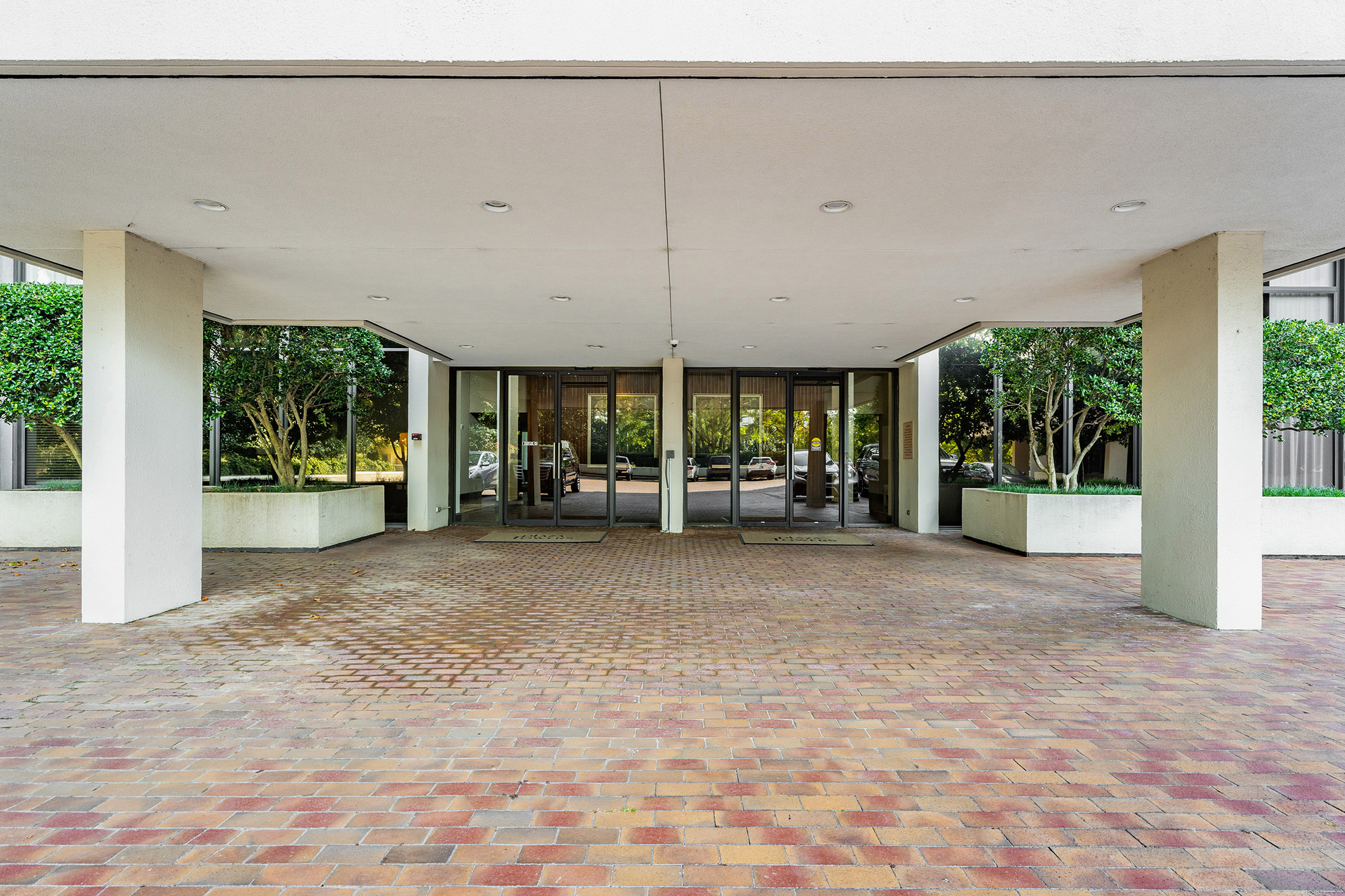  Easy Living at Plaza Towers - 物件實景