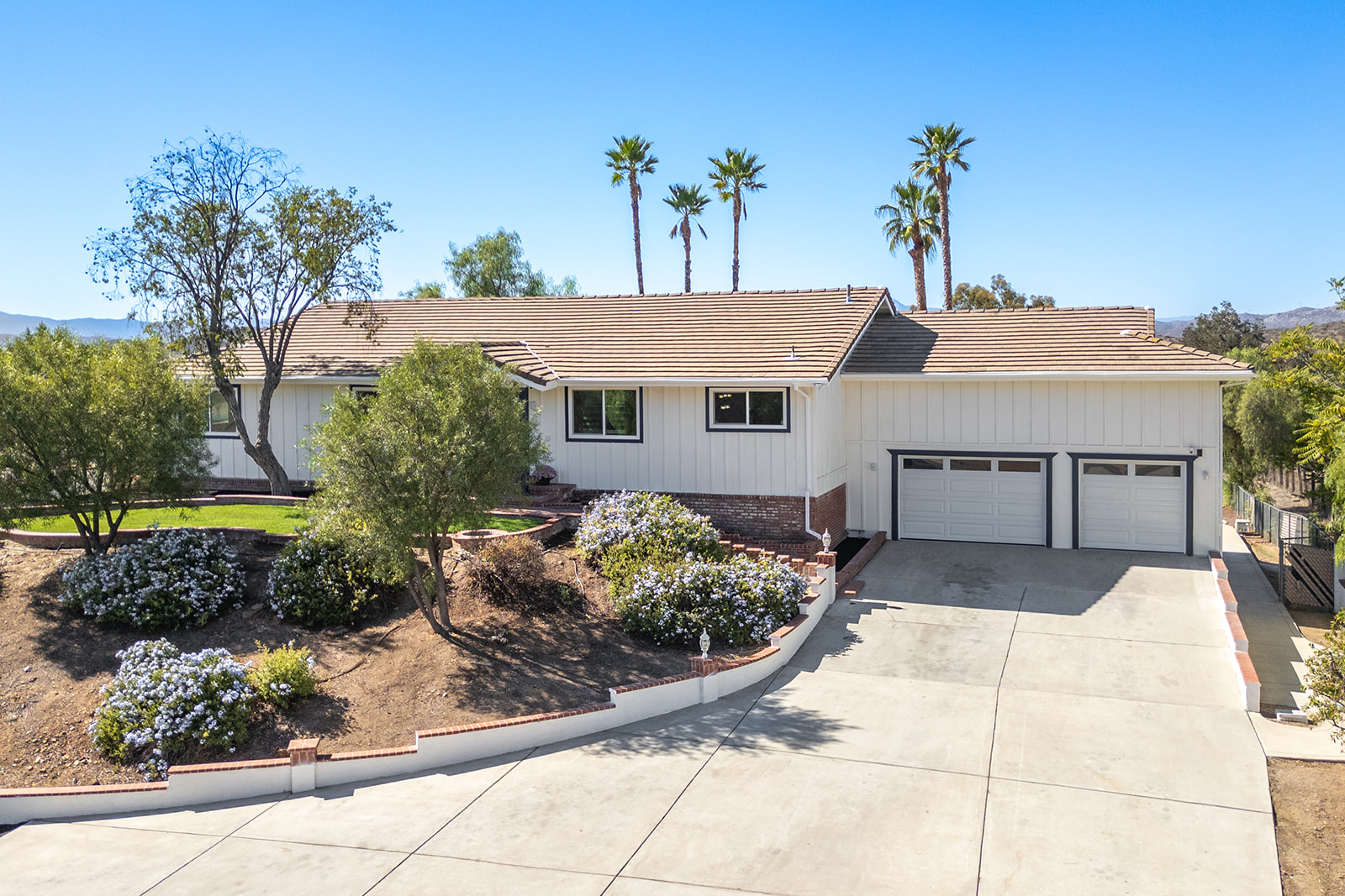 Menifee, California, 92587, United States, 5 Bedrooms Bedrooms, ,4 BathroomsBathrooms,Residential,For Sale,1986088