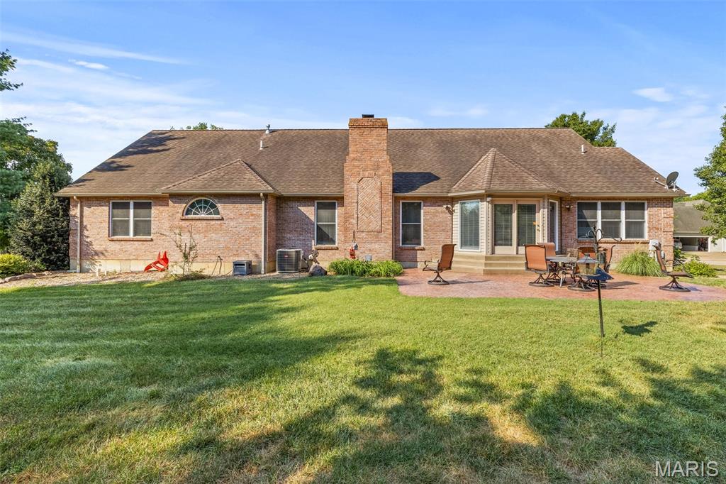 Farmington, Missouri, 63640, United States, 3 Bedrooms Bedrooms, ,3 BathroomsBathrooms,Residential,For Sale,1942281