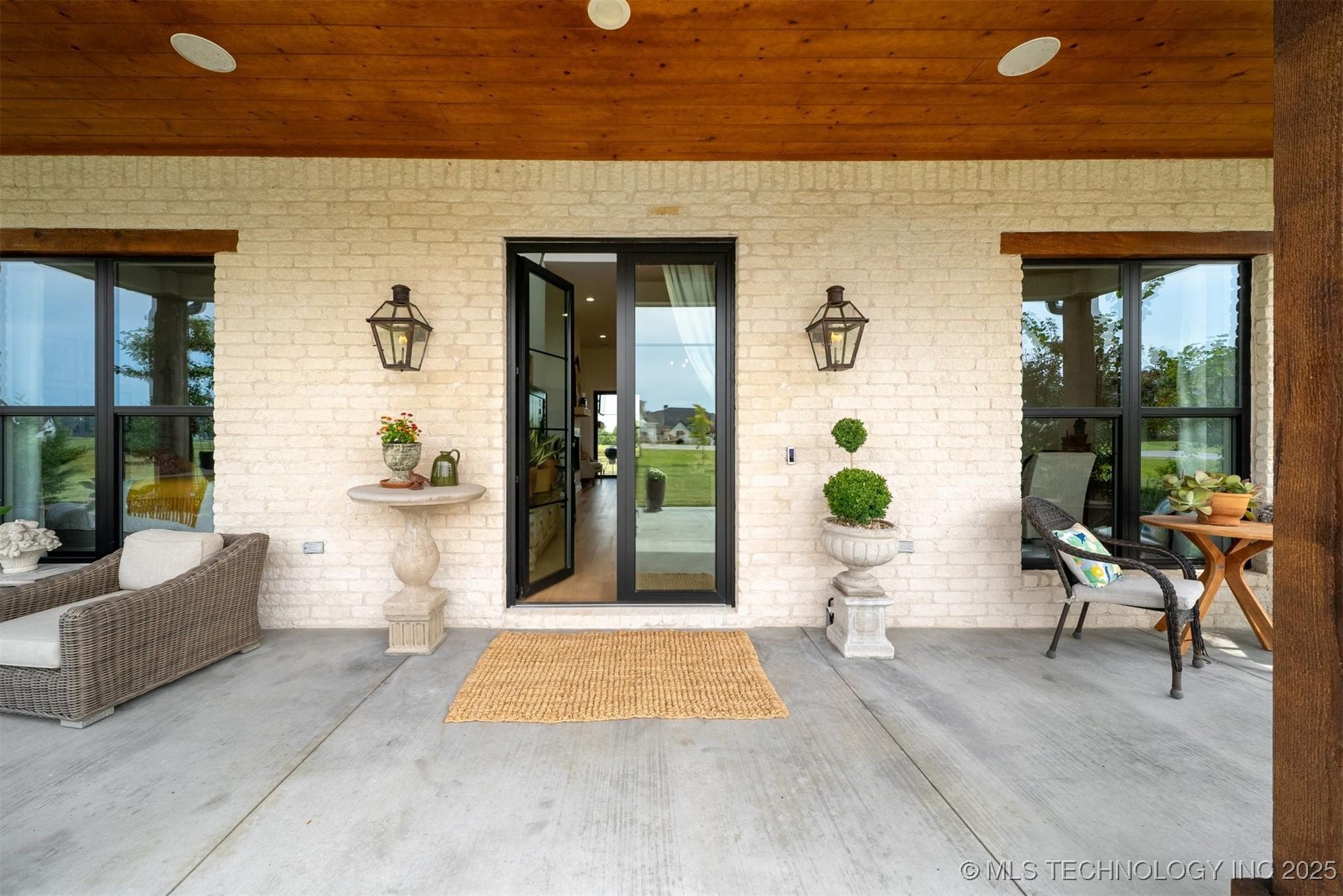 Broken Arrow, Oklahoma, 74014, United States, 4 Bedrooms Bedrooms, ,4 BathroomsBathrooms,Residential,For Sale,1983128