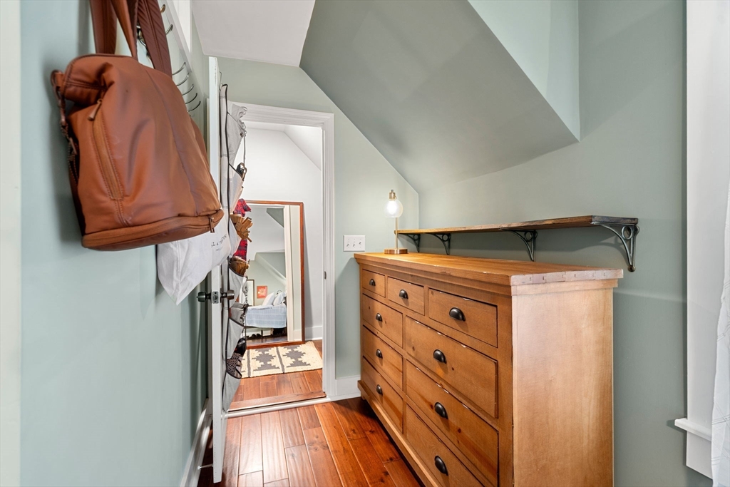 Merrimac, Massachusetts, 01860, United States, 4 Bedrooms Bedrooms, ,2 BathroomsBathrooms,Residential,For Sale,1988348