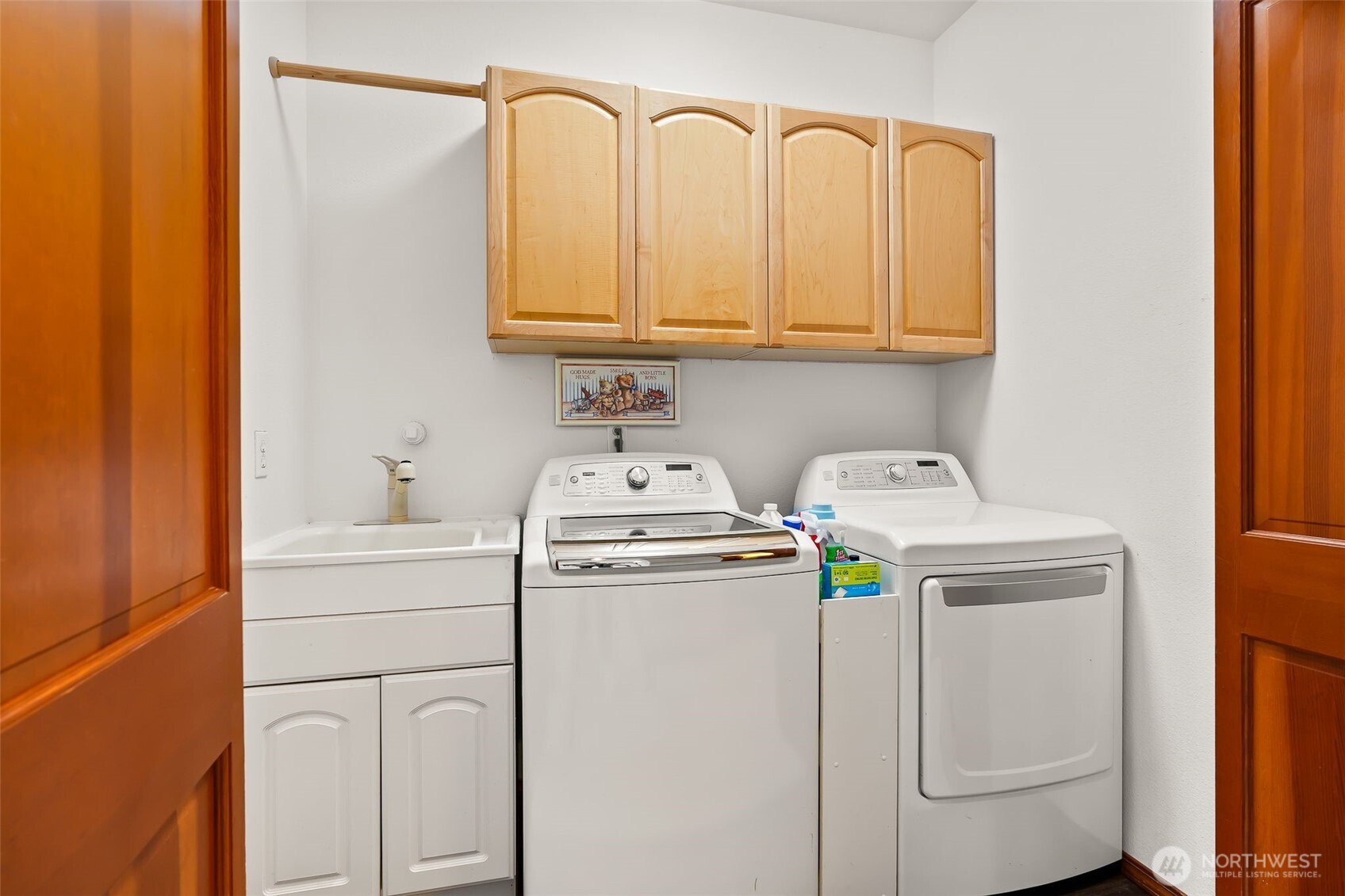 Ellensburg, Washington, 98926, United States, 4 Bedrooms Bedrooms, ,4 BathroomsBathrooms,Residential,For Sale,1983765