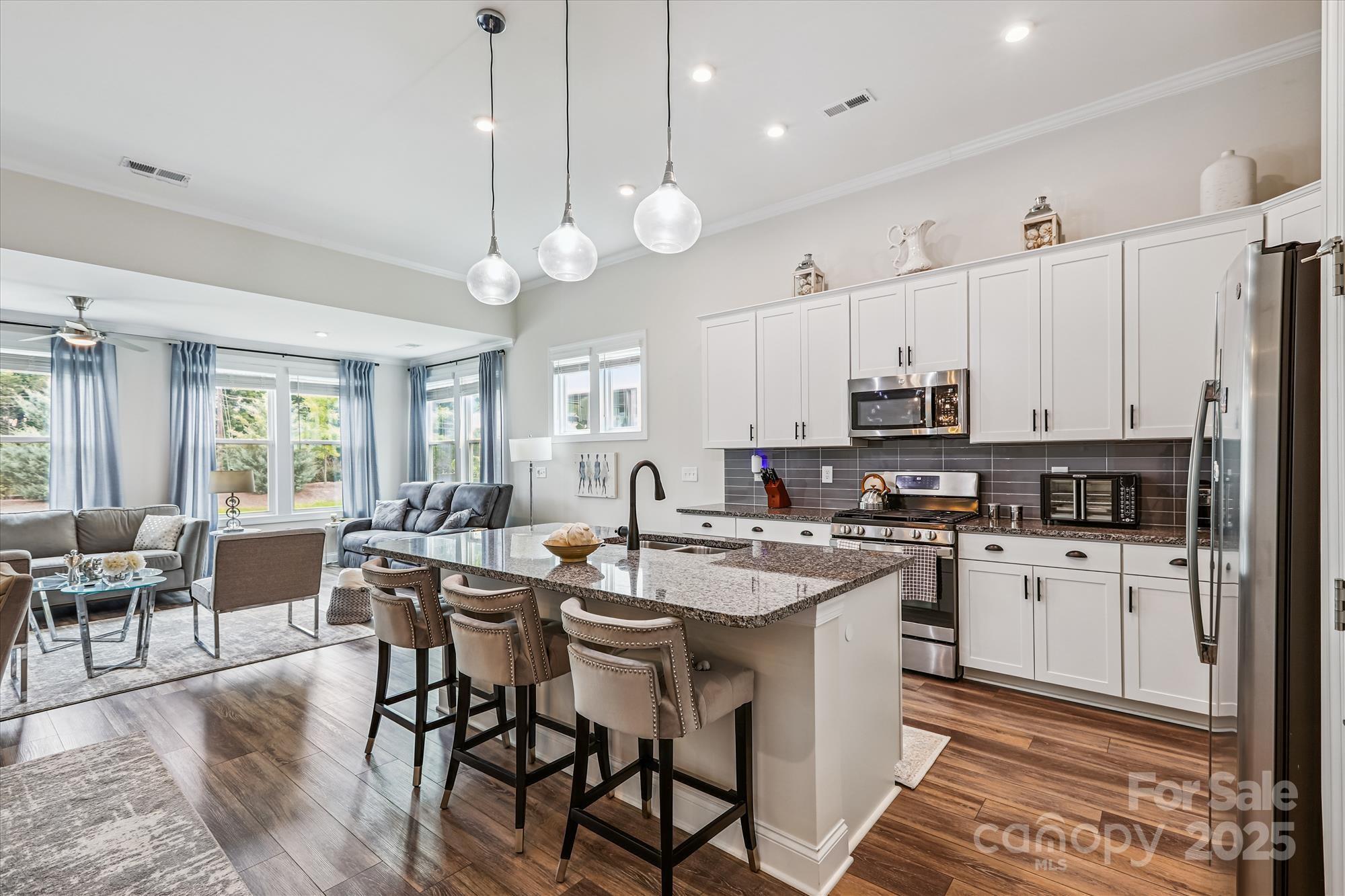 Charlotte, North Carolina, 28215, United States, 2 Bedrooms Bedrooms, ,2 BathroomsBathrooms,Residential,For Sale,1933385