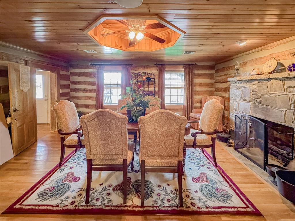 Fort Gibson, Oklahoma, 74434, United States, 2 Bedrooms Bedrooms, ,3 BathroomsBathrooms,Residential,For Sale,1982810