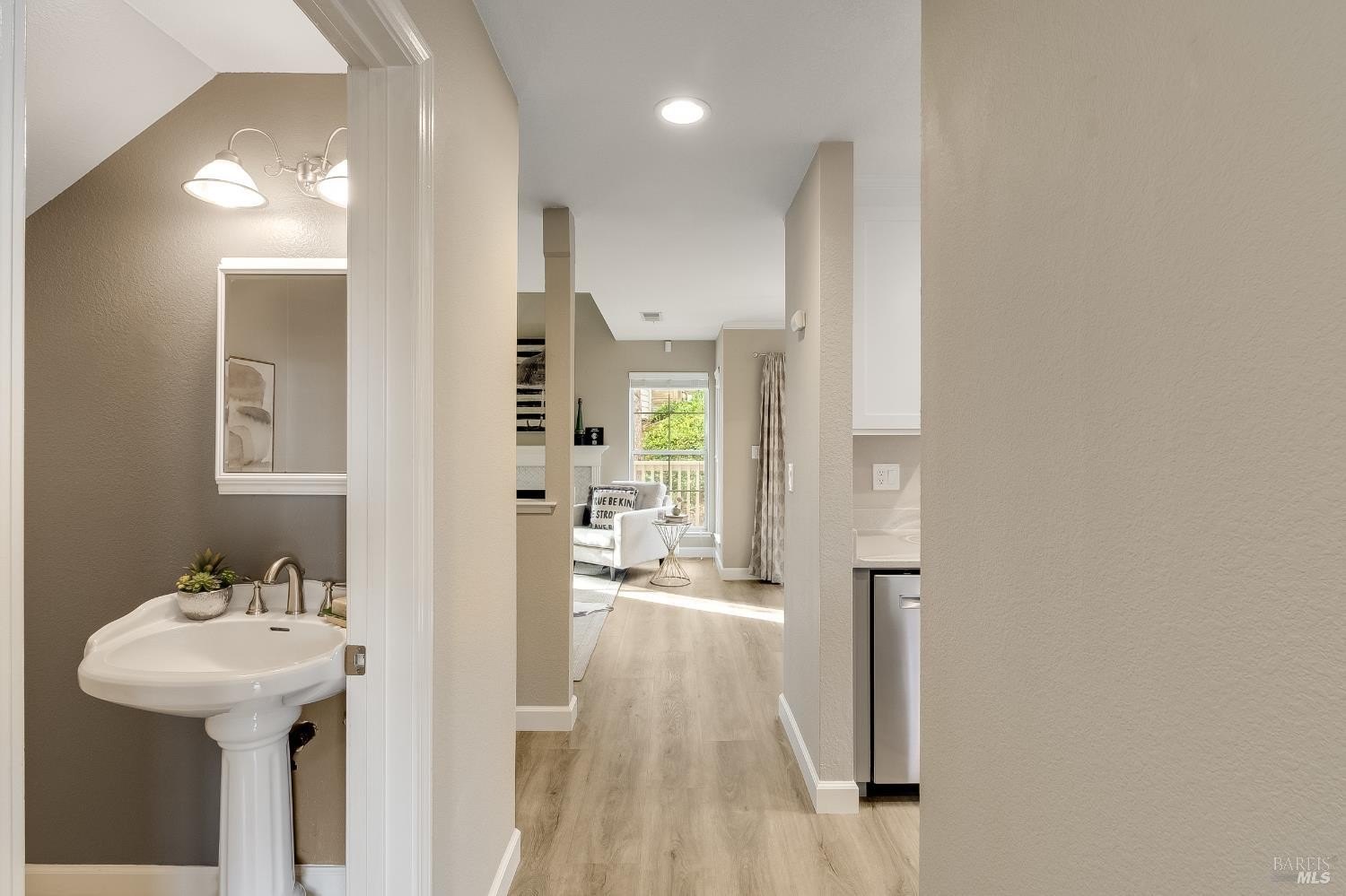 Martinez, California, 94553, United States, 3 Bedrooms Bedrooms, ,3 BathroomsBathrooms,Residential,For Sale,1990970