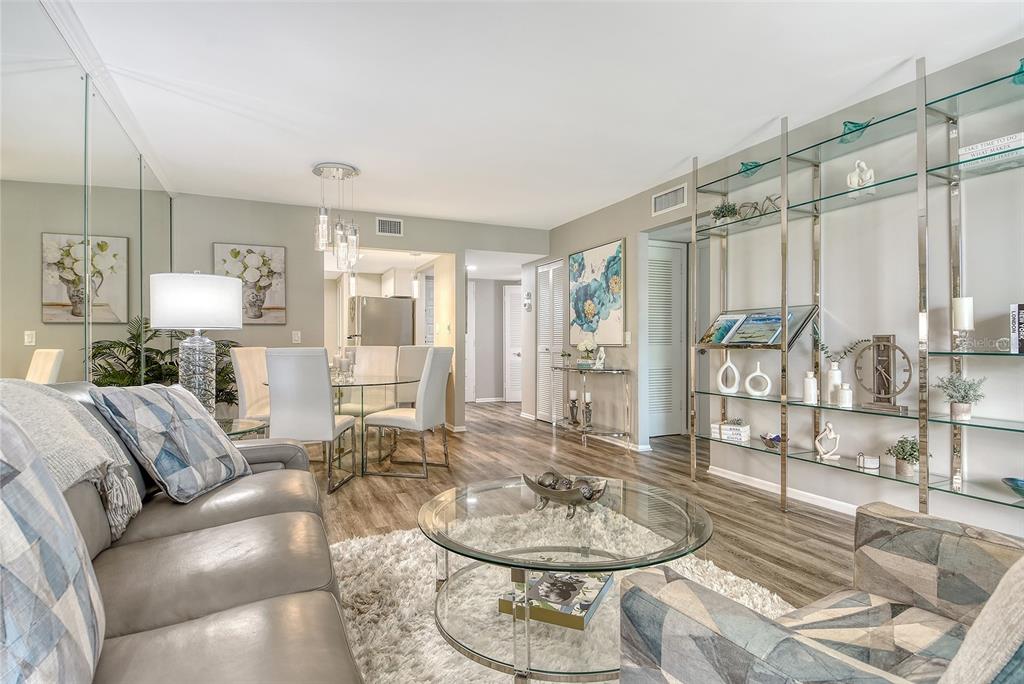 Longboat Key, Florida, 34228, United States, 2 Bedrooms Bedrooms, ,1 BathroomBathrooms,Residential,For Sale,1859781
