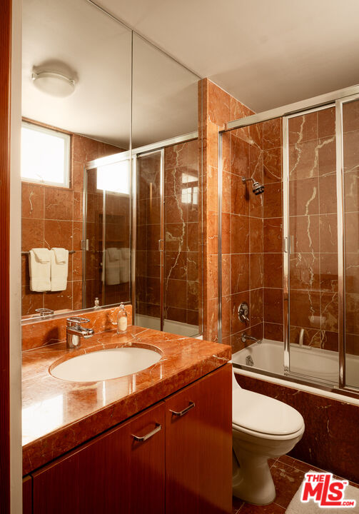 Los Angeles, California, 90049, United States, 4 Bedrooms Bedrooms, ,5 BathroomsBathrooms,Residential,For Sale,1882752