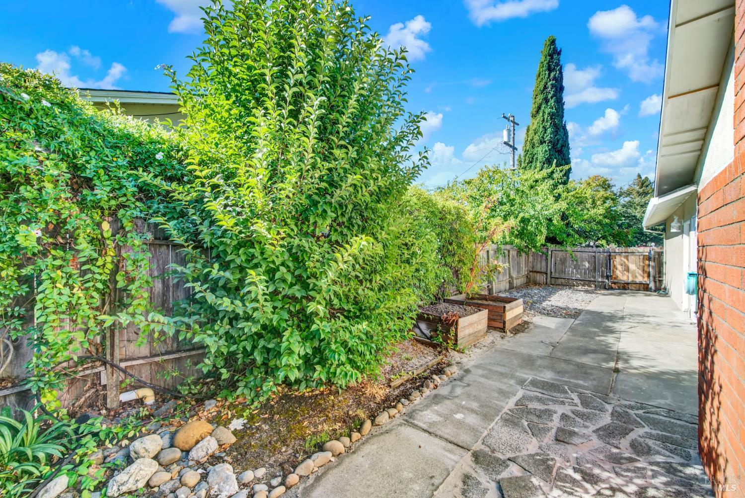 Napa, California, 94558, United States, 3 Bedrooms Bedrooms, ,2 BathroomsBathrooms,Residential,For Sale,1939926