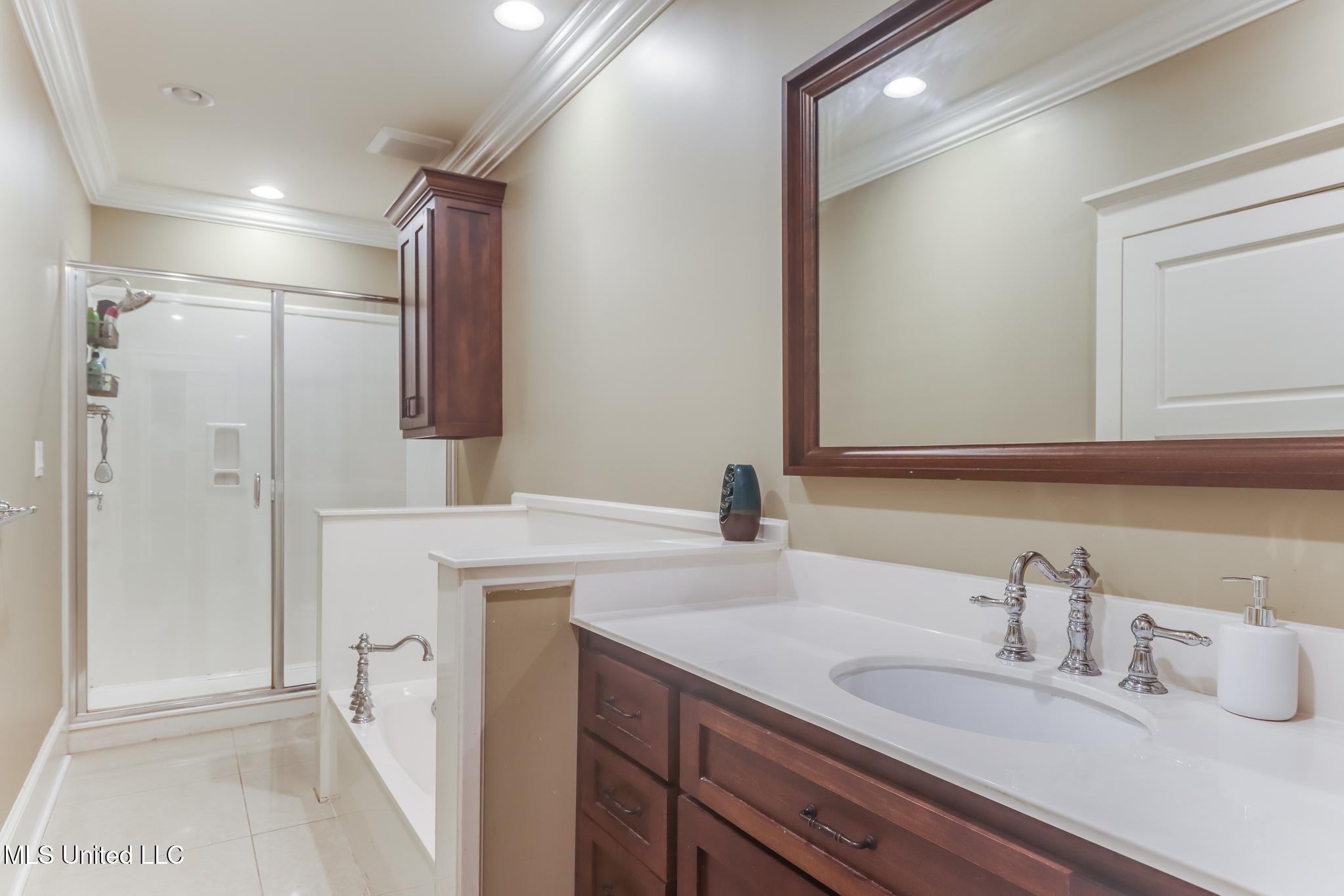 Pascagoula, Mississippi, 39581, United States, 5 Bedrooms Bedrooms, ,6 BathroomsBathrooms,Residential,For Sale,1977278