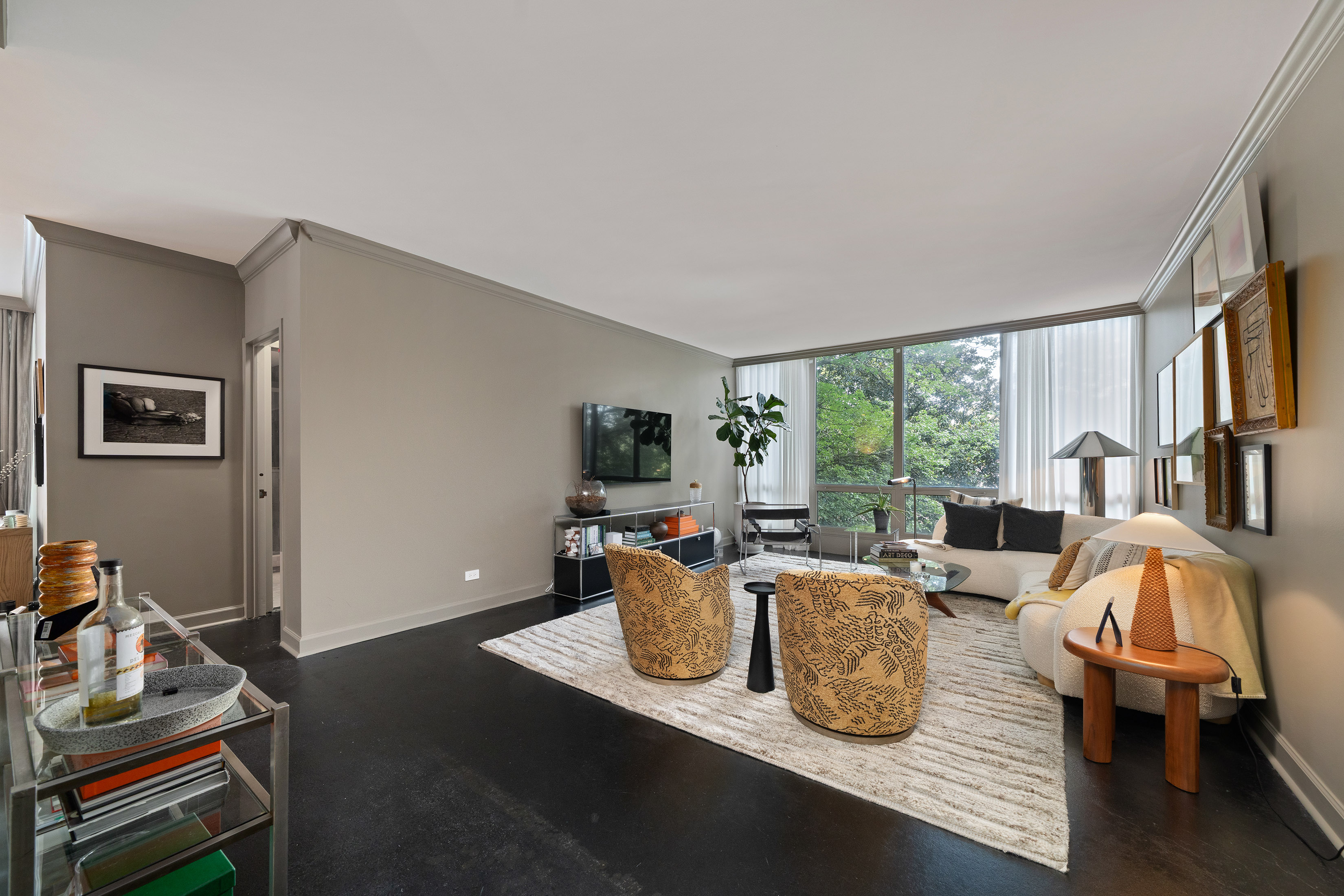  Rare Main-Level Residence at Plaza Towers - 物件實景