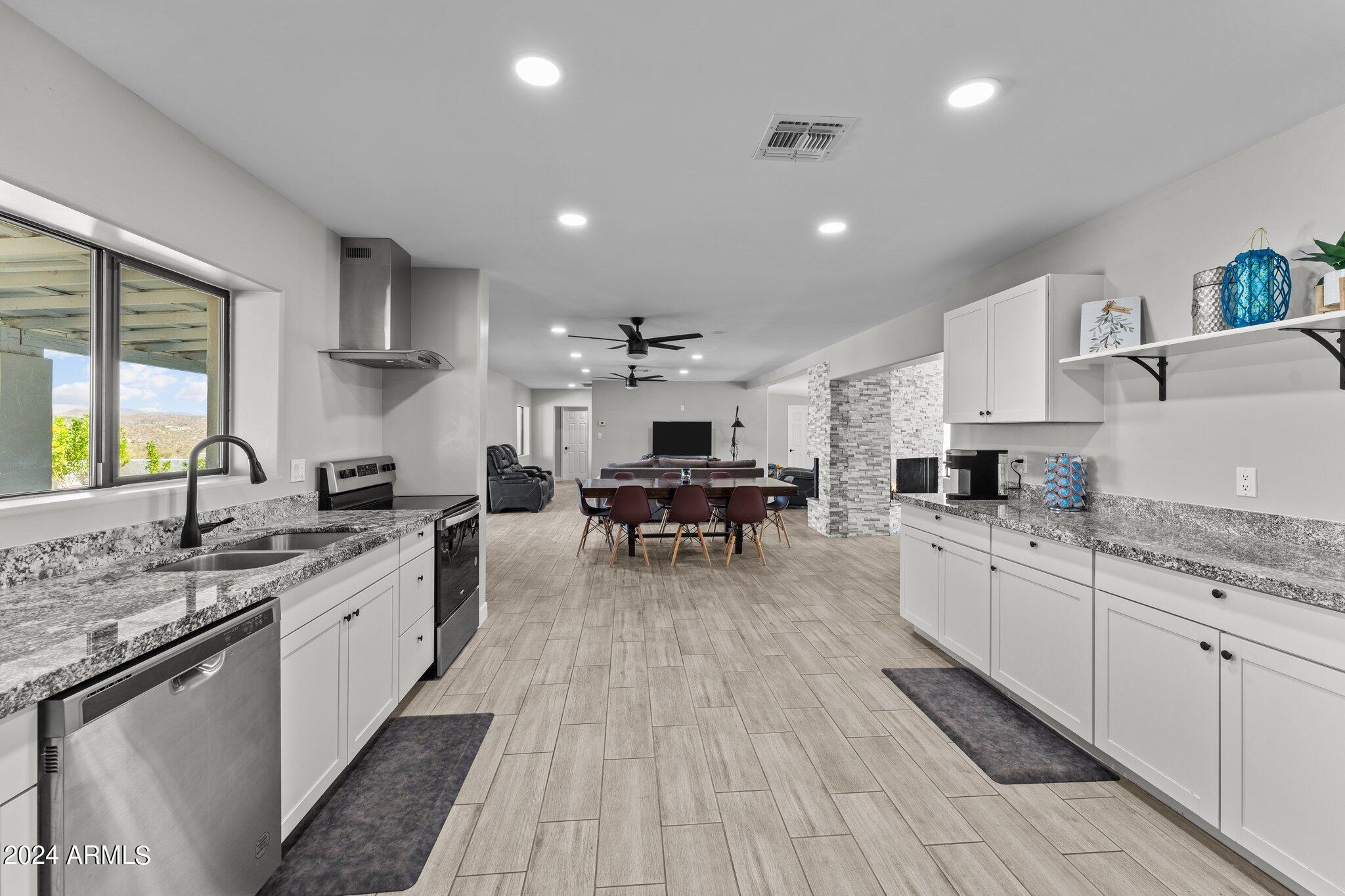 Wickenburg, Arizona, 85390, United States, 3 Bedrooms Bedrooms, ,3 BathroomsBathrooms,Residential,For Sale,1928779