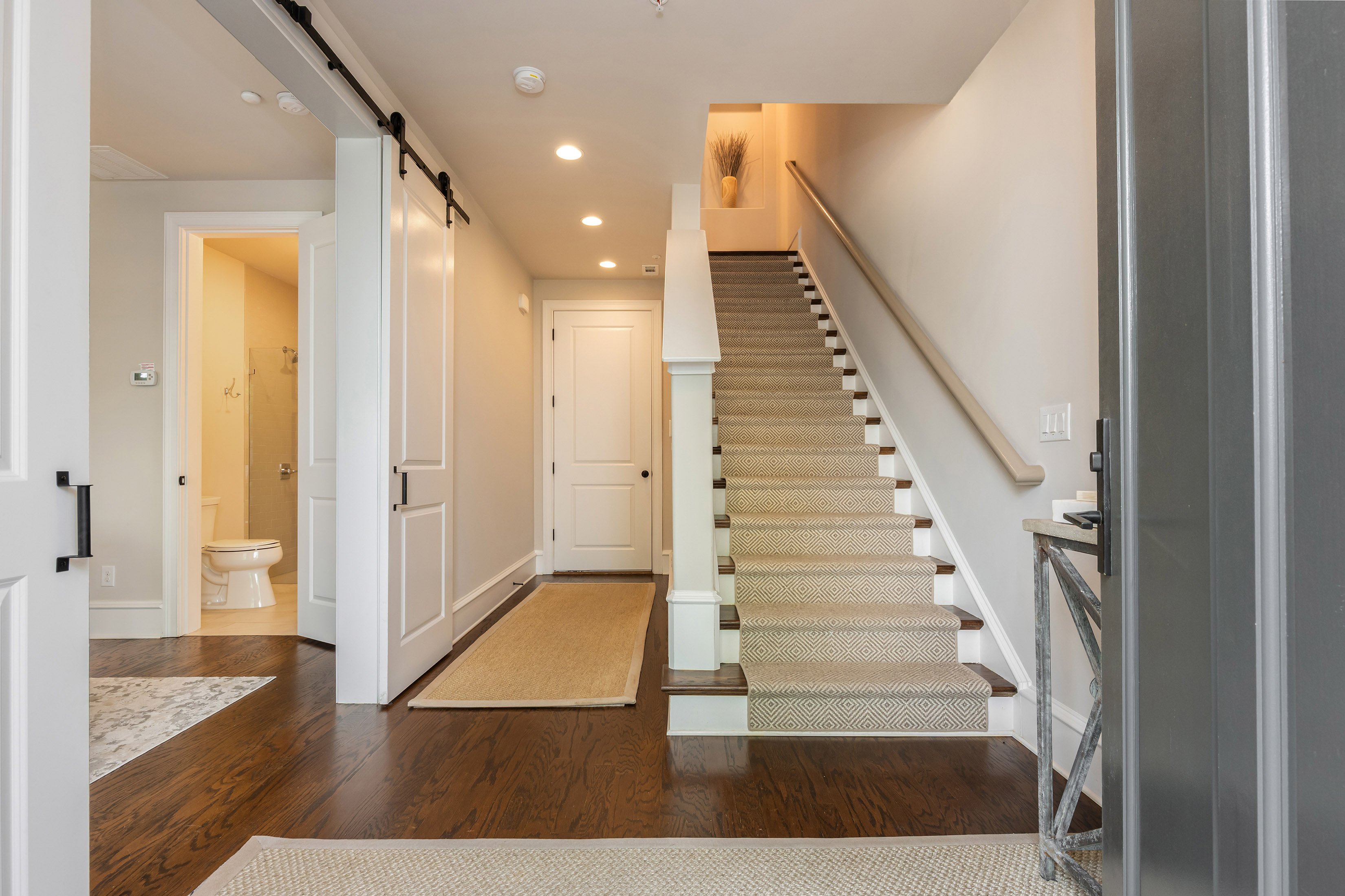  Stunning End-Unit Townhome in Avalon - 物件實景